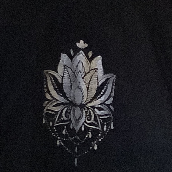 Meet your Posher, Elizabeth - Picture 3 of 12